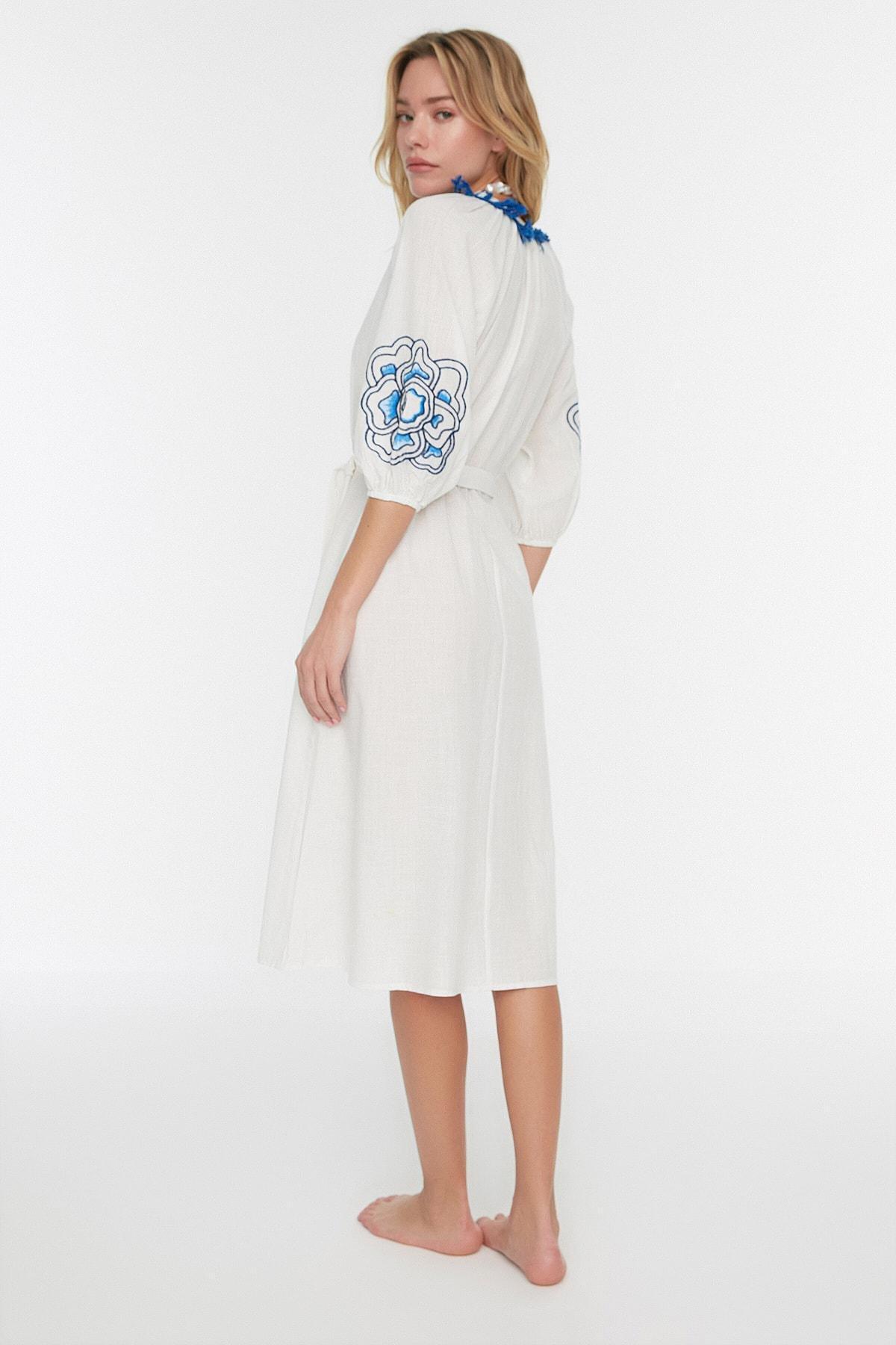 White Shift V Neck Dress, , large image number 5