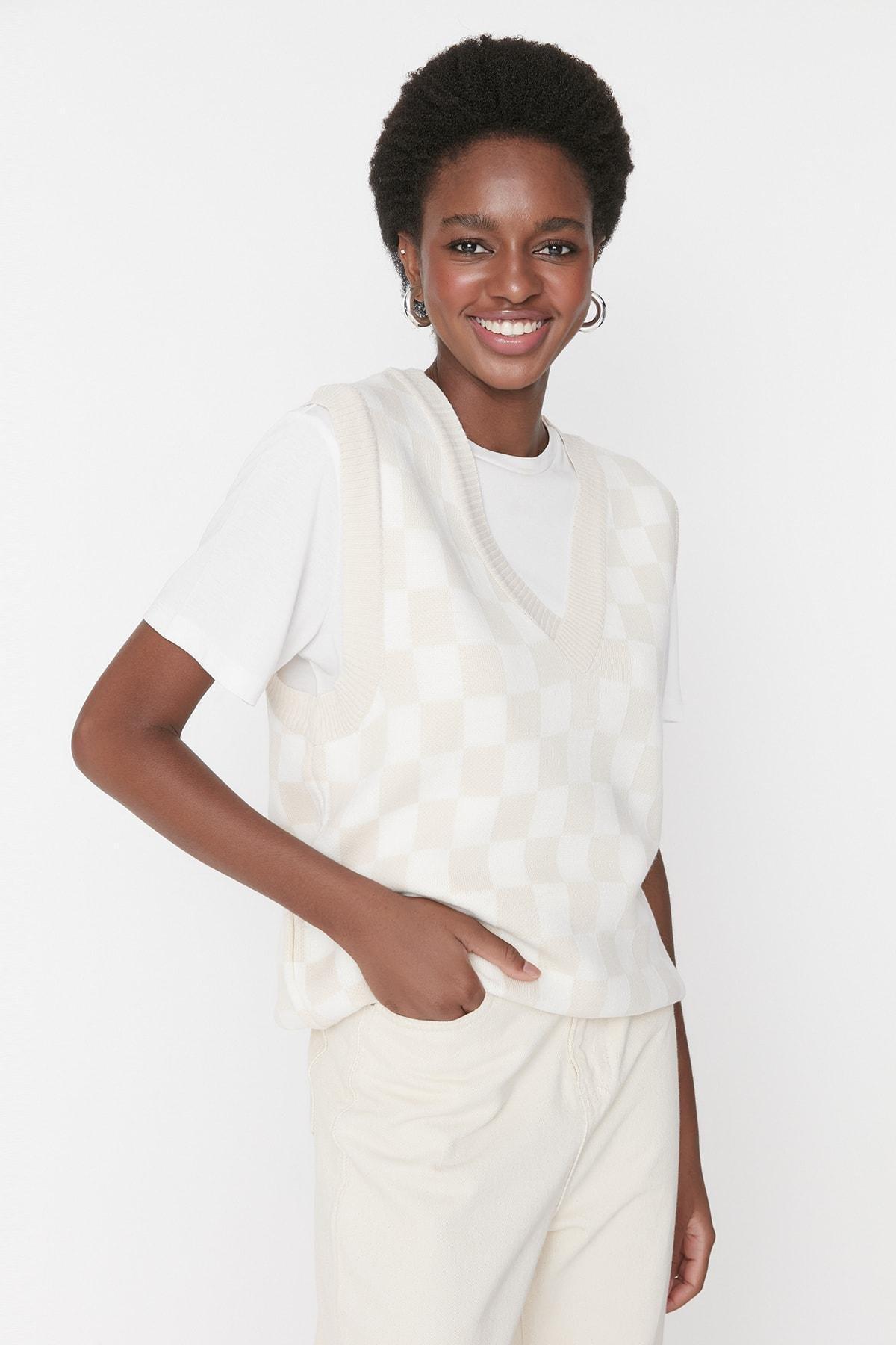 Beige Plaid Sweater Vest, C101_6997, large image number 0