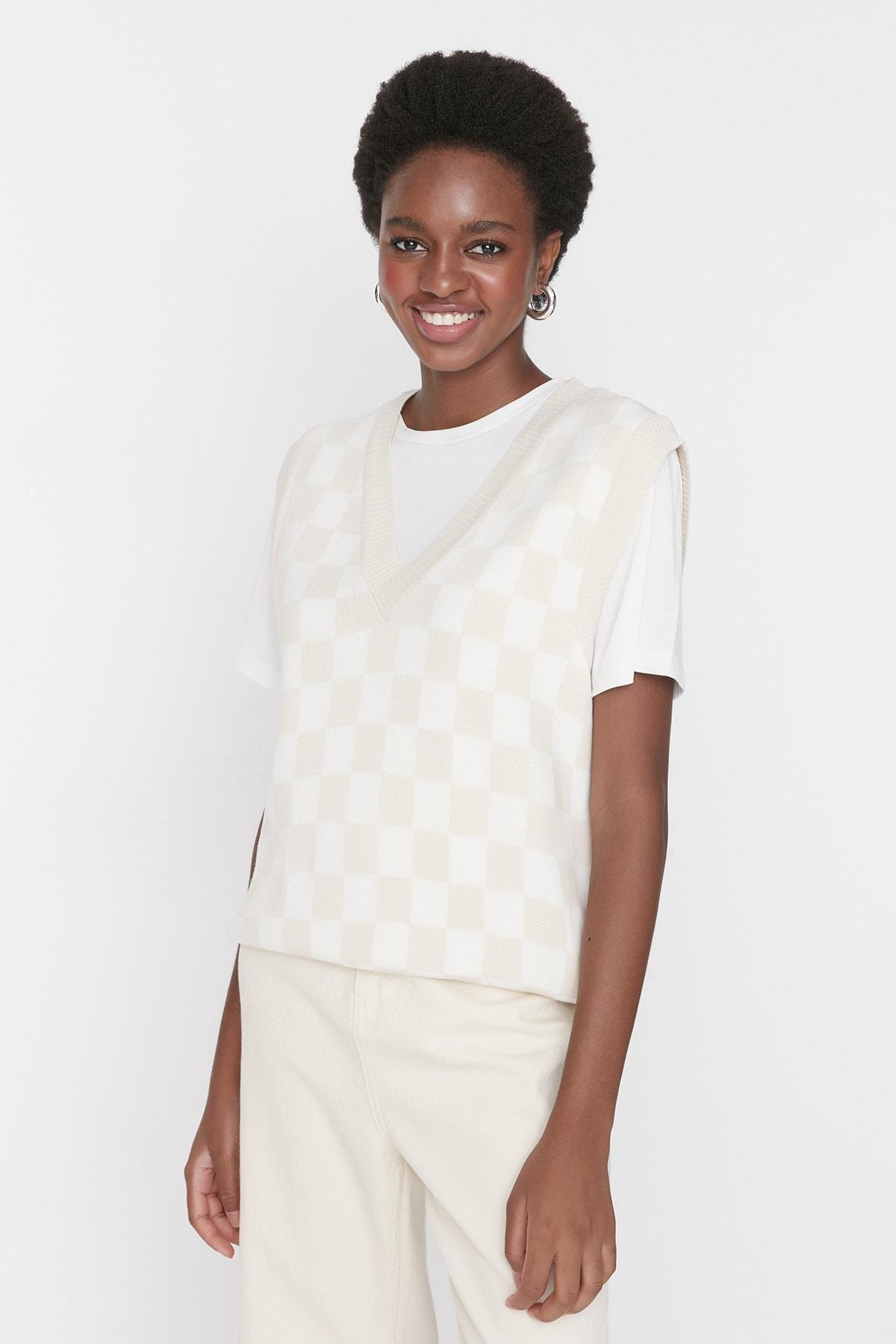 Beige Plaid Sweater Vest, C101_6997, large image number 2