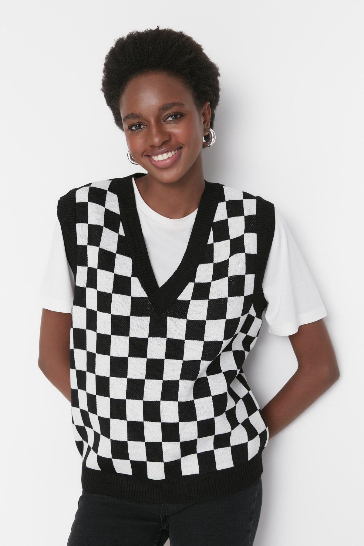 Black Crew Neck Sweater Vest, , large image number 0