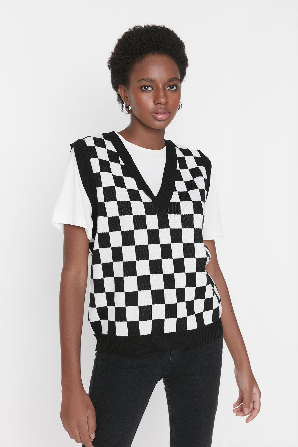 Black Crew Neck Sweater Vest, , large image number 1