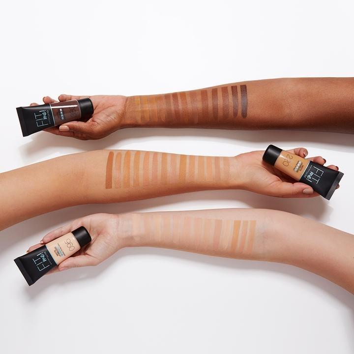 Maybelline New York Fit Me Matte + Poreless Liquid Foundation, 230 Natural Buff, large image number 12